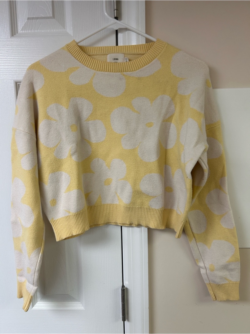 Luna Ivy Yellow Floral Pullover Sweater Crew Neck